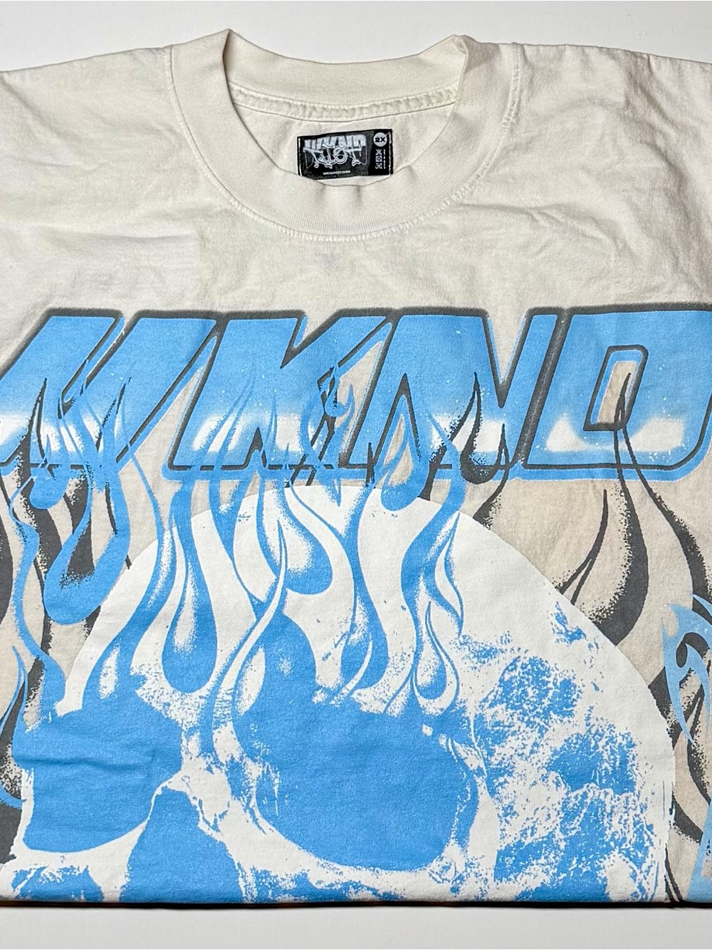 Wknd Riot Graphic Tee Shirt Cream Blue Flaming Skull Streetwear Mens Size 2X - Picture 1 of 5